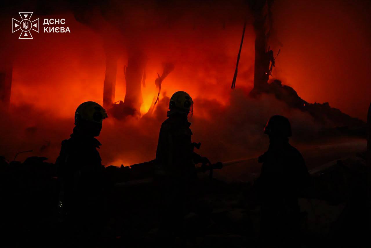 Russia massively strikes Kyiv, killing 2 and injuring at least 8: Aftermath revealed
